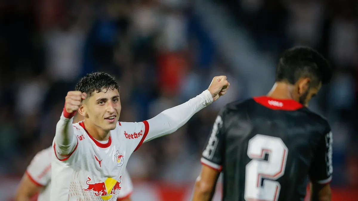 O jogador uruguaio Ignacio Sosa, meia do RB Bragantino. 