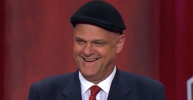 (Oscar Schmidt destacou uma das decisões mais marcantes de sua carreira: a recusa a convites milionários para jogar na NBA.)