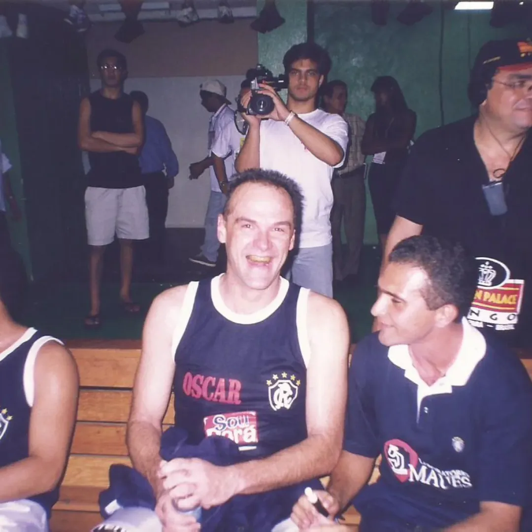 Imagem - Oscar Schmidt vestiu a camisa do Remo em evento festivo em Belém