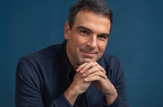 (Tadeu Schmidt, apresentador do Big Brother Brasil 2026)