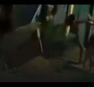 Imagem - Vídeo: Homem agride companheira na rua e causa revolta em Parauapebas