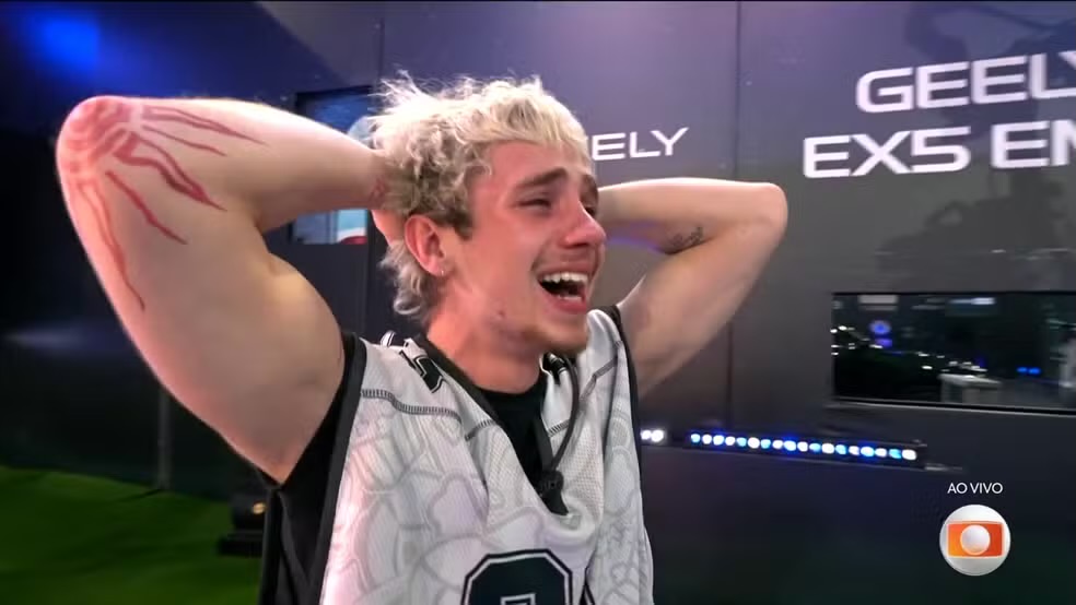 Quem permanecer se junta a Juliano no Top 3 e disputa a final na terça-feira (21)

