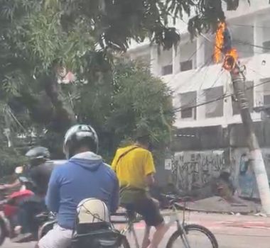 Imagem - Árvore cai, derruba poste e provoca incêndio no bairro da Pedreira, em Belém