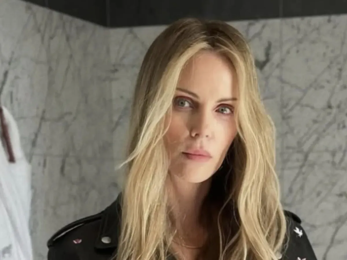 Segundo Theron, o episódio começou após uma discussão familiar