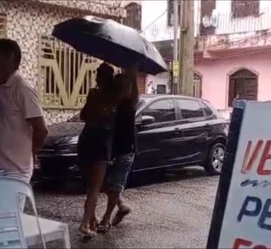 Imagem - Belenenses dançam na chuva e ressignificam caos enfrentado na capital paraense; assista