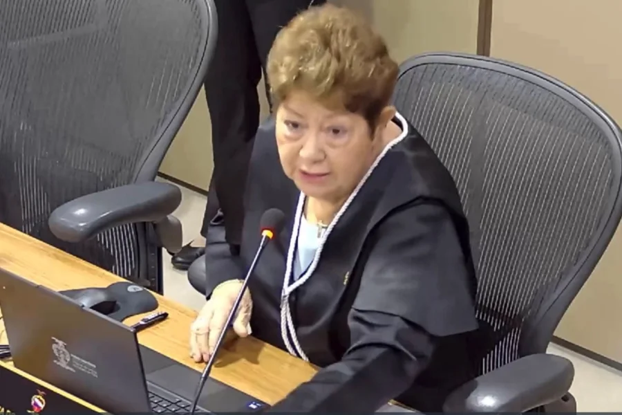 Imagem - Desembargadora do TJPA que criticou cortes de penduricalhos tem carro de R$ 175 mil e motorista pagos pelo tribunal