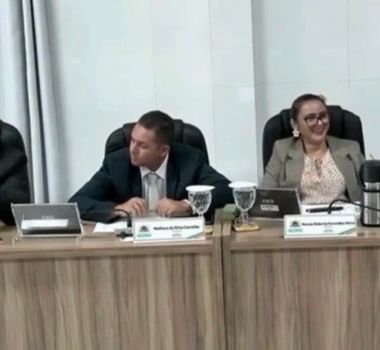 Imagem - Vereadora viraliza após gesto polêmico durante sessão na Câmara