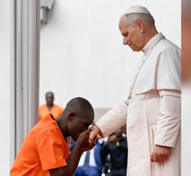 Imagem - 'Vocês não estão sozinhos': Papa visita prisão e deixa mensagem de esperança