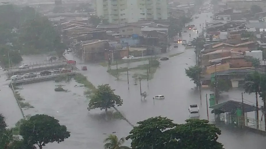 Em abril, o acumulado de chuva já passa dos 450 mm, acima do esperado para o período, segundo o Instituto Nacional de Meteorologia (Inmet)