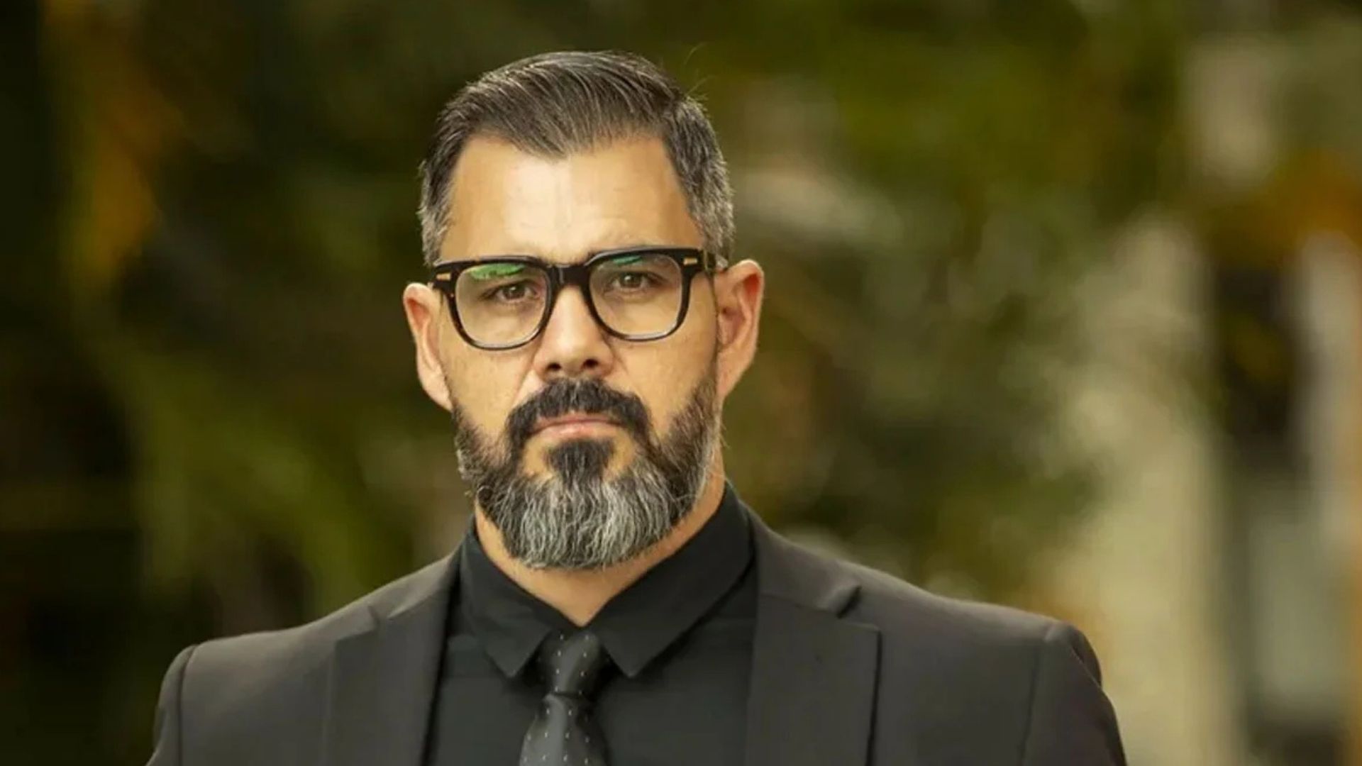 Imagem - Juliano Cazarré vende cura para "homens enfraquecidos" sob chuva de críticas de colegas