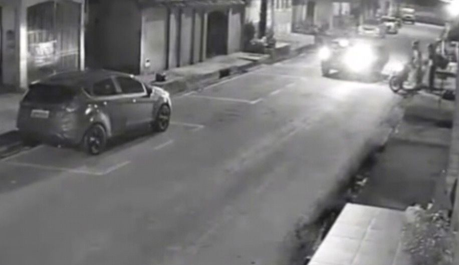 Dupla rende entregador e rouba veículo durante entrega em Ananindeua