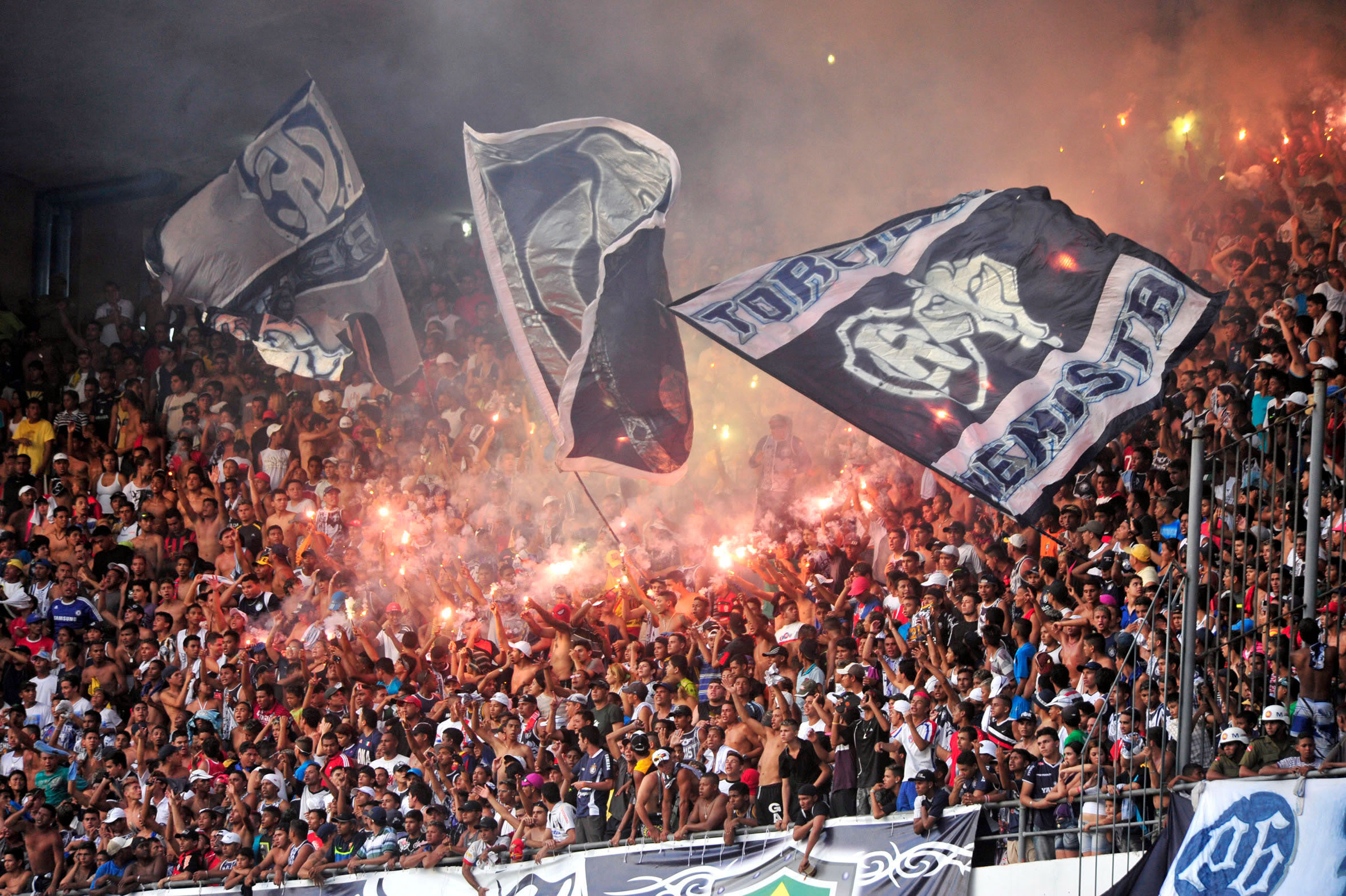 Partida marca retorno do Leão ao estádio em jogos da elite após quase 30 anos