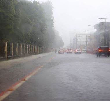 Imagem - Belém entra em alerta laranja para chuvas de alto risco e ventos de até 100 km/h