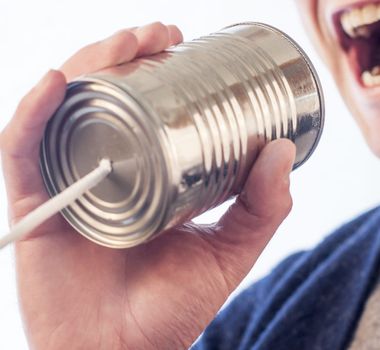 Imagem - Gritar faz mal para a saúde? Especialista explica as sequelas que pode trazer para a voz