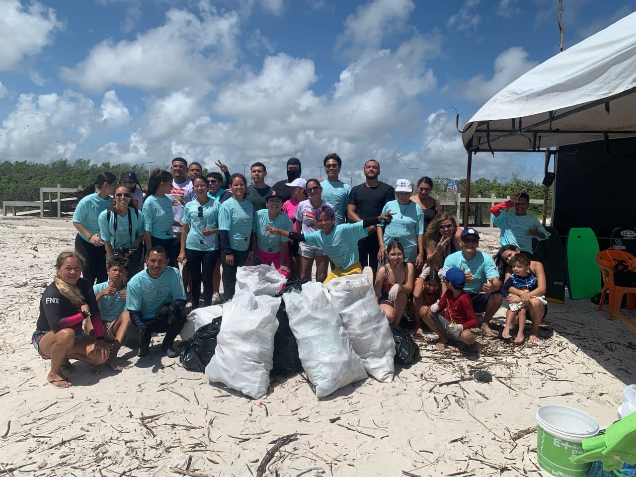 A atividade prevê conscientização e limpeza da praia, reforçando o cuidado com o litoral paraense
