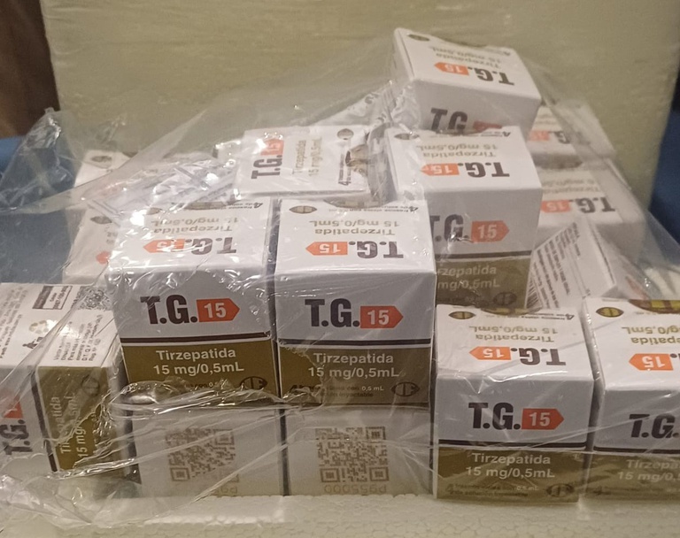 Carga contendo 80 ampolas de tirzepatida.