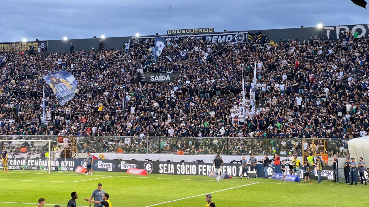 Torcida lotou o Baenão