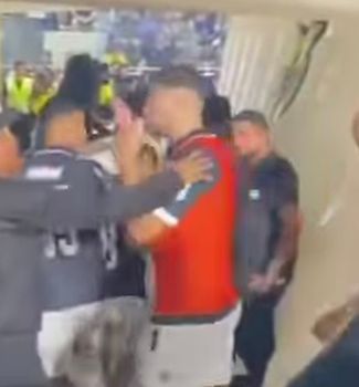 Imagem - Vídeo: gesto de desrespeito de zagueiro do Remo inflama torcida após derrota em casa