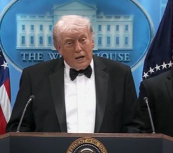 Imagem - Trump pede que diferenças sejam resolvidas em paz após tiroteio durante evento em Washington