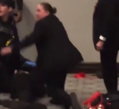 Imagem - Vídeo flagra momento da prisão de atirador que atacou Trump