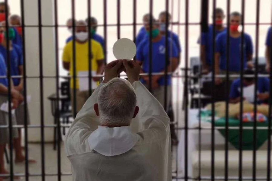 Imagem - CNBB aponta favorecimento a evangélicos nas prisões em dossiê ao papa