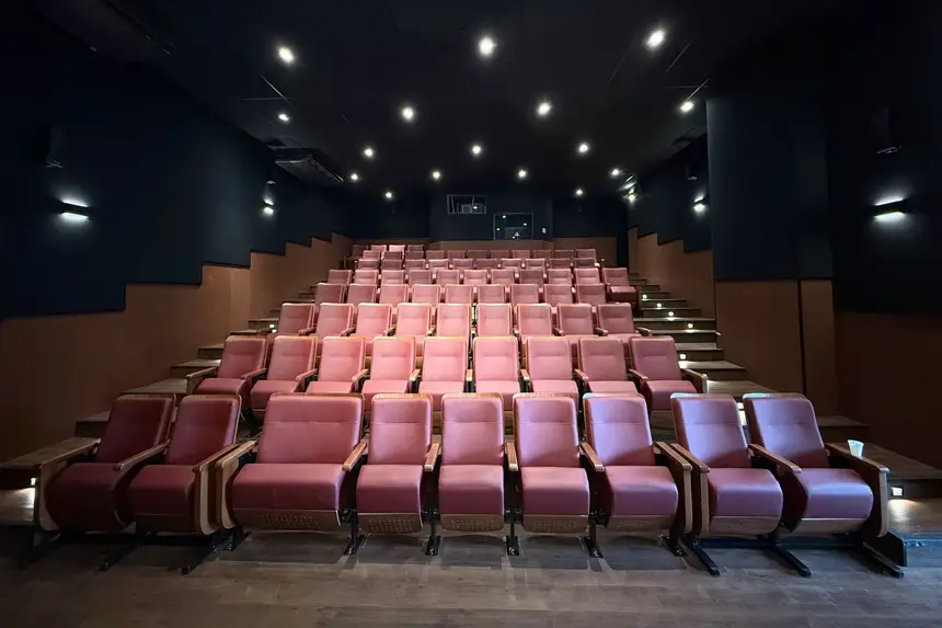 (O novo cinema foi reformado e modernizado a partir do auditório homônimo com recursos da Lei Paulo Gustavo.)