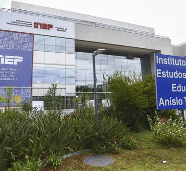 Imagem - MEC prorroga prazo para pedir isenção da taxa de inscrição do Enem; saiba até quando