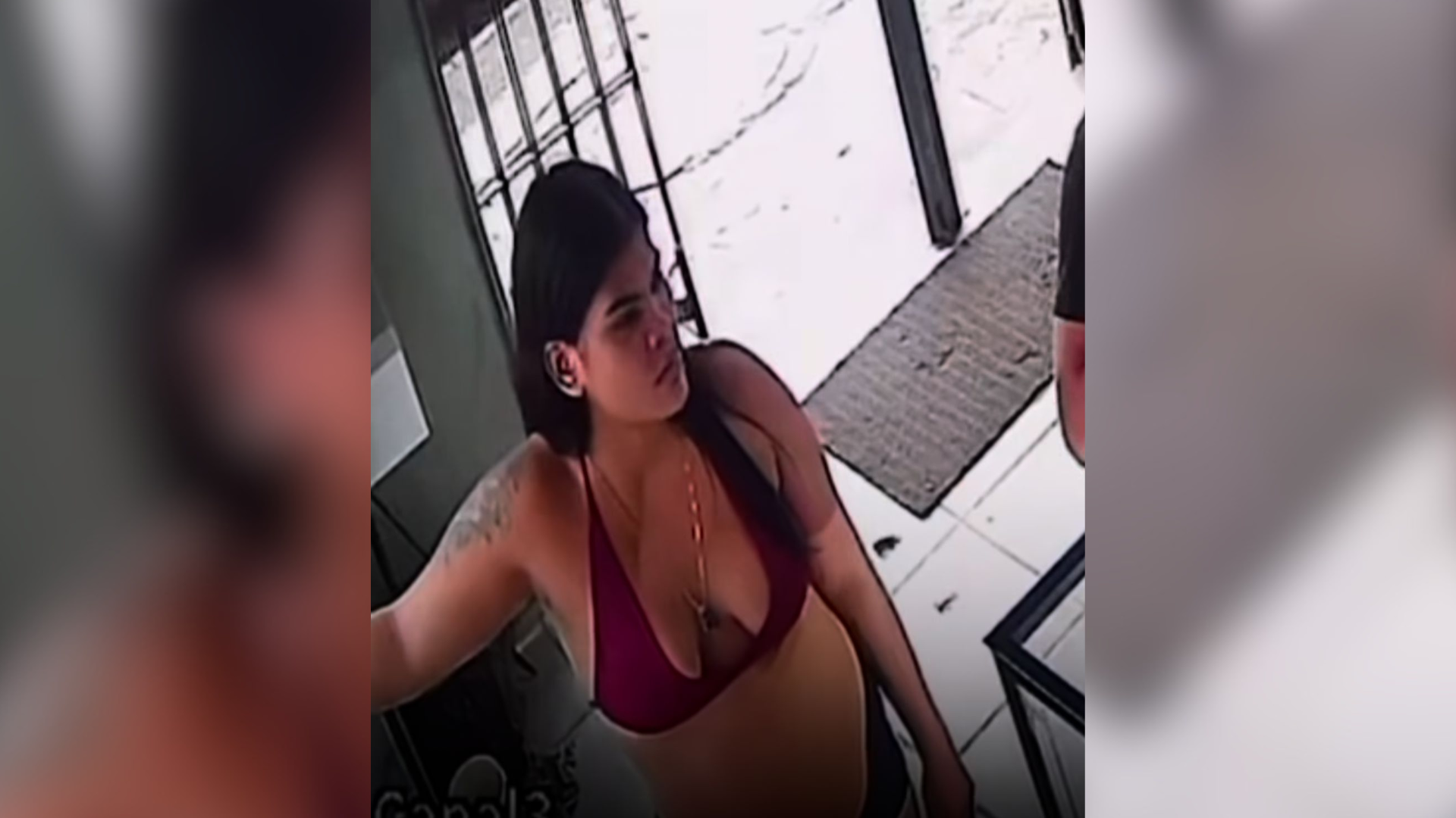 Denúncia levou à identificação de dupla que estaria intimidando comerciantes no bairro 40 Horas