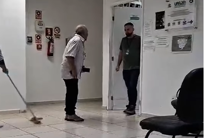 Profissional de saúde da UPA é flagrado agredindo idosos no Rio Grande do Sul