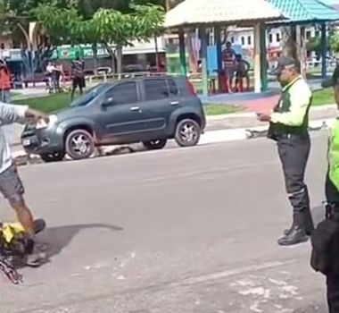 Imagem - Motociclista destrói própria moto após abordagem em blitz em Abaetetuba