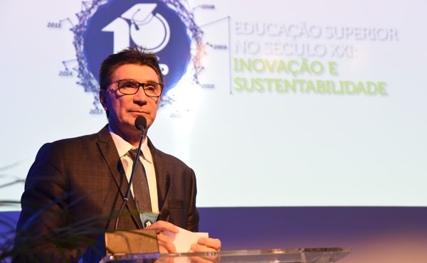 Jantar reune lideres do empreendedorismo em lançamento da Mentor Capital Group