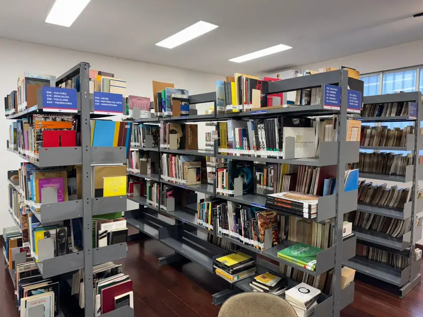 Biblioteca Pública Vicente Salles.