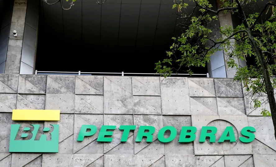 Imagem - Petrobras avalia elevar preço da gasolina nas refinarias se governo reduzir tributos