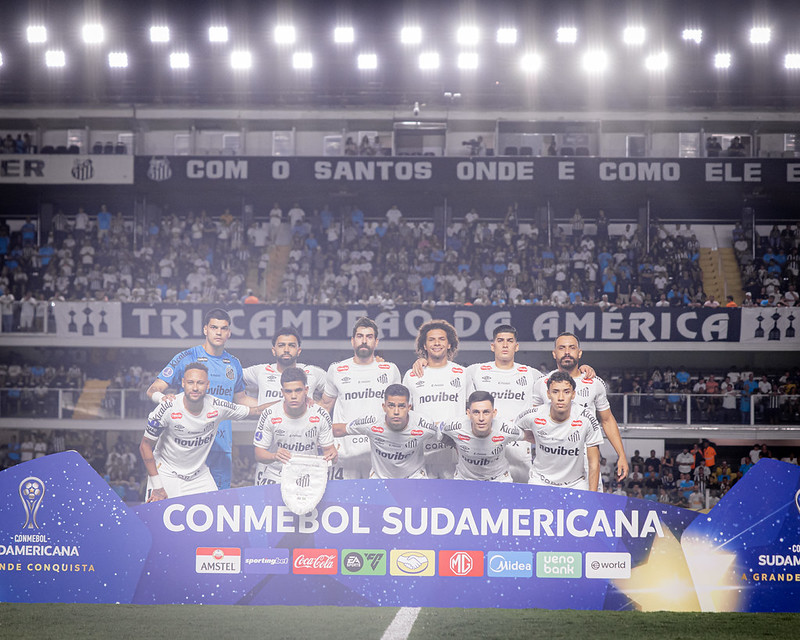 Peixe encara o San Lorenzo no estáio Nuevo Gasómetro, em Buenos Aires - 