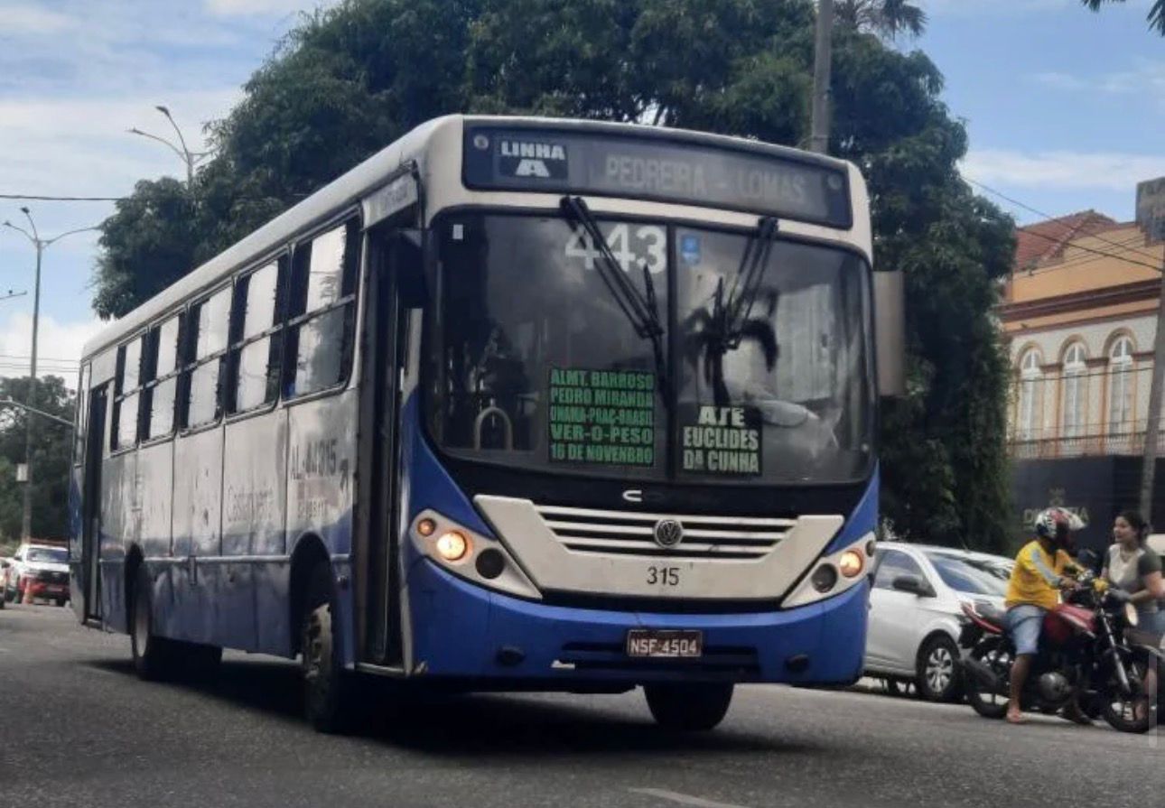 A greve, com adesão total dos funcionários, é o segundo em menos de um mês e ocorre por causa de atrasos no pagamento de salários e do descumprimento de acordos trabalhistas.