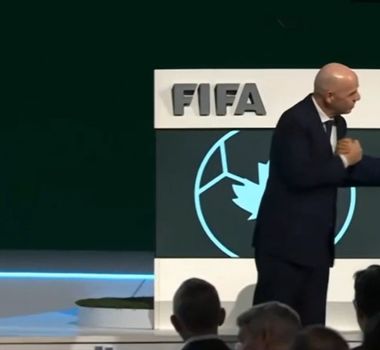 Imagem - Dirigente palestino recusa aperto de mão de representante israelense em congresso da FIFA