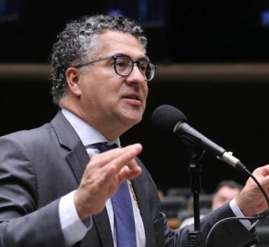 Imagem - Presidente de comissão vê clima favorável para avançar com fim da escala 6x1