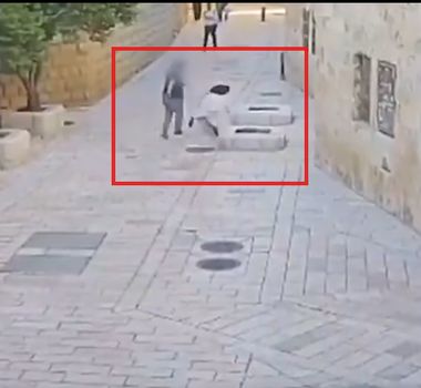 Imagem - Freira é atacada com empurrão e chute enquanto caminhava em Jerusalém
