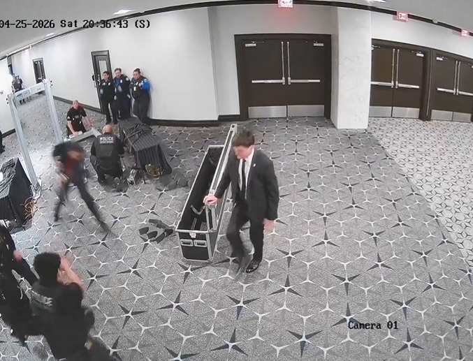Imagem - Novo vídeo mostra atirador invadindo jantar com Trump na Casa Branca