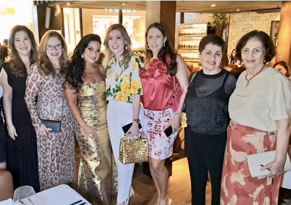 Daniele Pires, Lilian Regis, Gilvana, Mônica Pissolati, Gisele Zouein, Nazaré e Nabiha Zouein