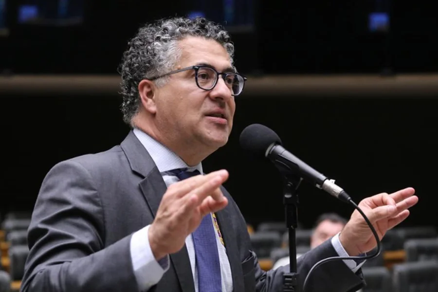 Deputado afirma que há articulação política na Câmara e questiona necessidade de compensações ao setor produtivo