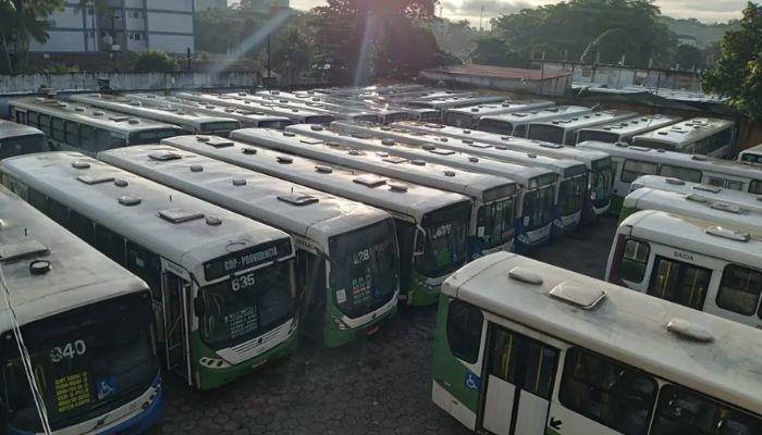 Rodoviários suspendem greve após acordo e promessa de pagamento até 8 de maio