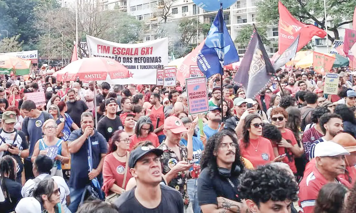 Imagem - Capitais registram manifestações neste Dia do Trabalhador