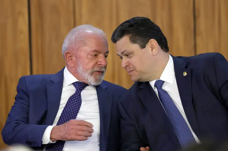 Nos bastidores, aliados do Planalto atribuem ao senador a articulação que levou à derrota, considerada incomum pela base governista