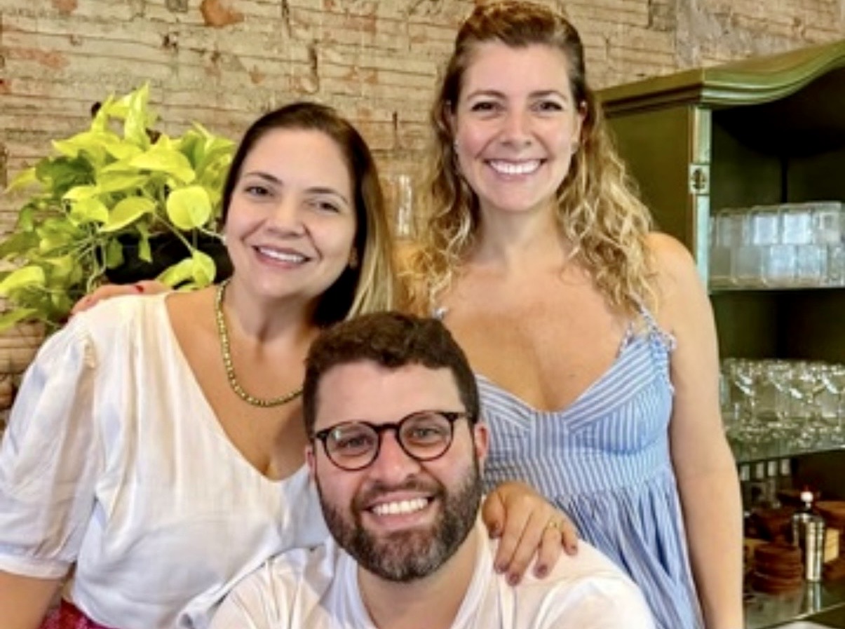O casal Elisa  e Felipe de Mello e Alice Oliveira 
