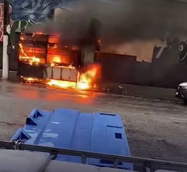 Imagem - Incêndio destrói carro de lanche no bairro do Umarizal, em Belém