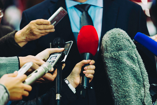 Os defensores da democracia têm de agir agora e de forma eficaz na defesa do jornalismo e de sua sustentabilidade.