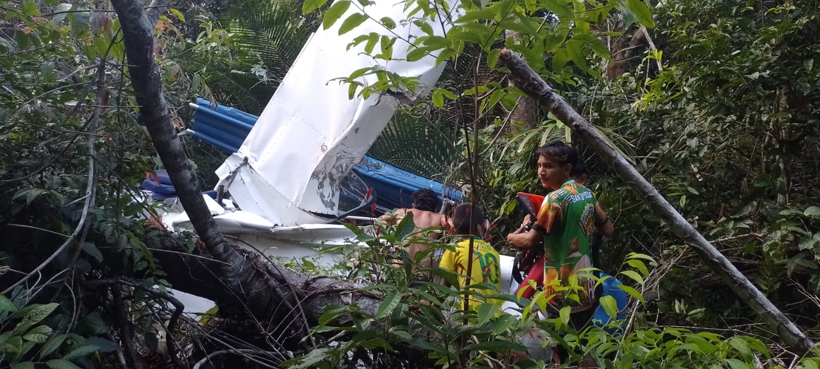 Piloto estava sozinho na aeronave e foi resgatado com vida - 