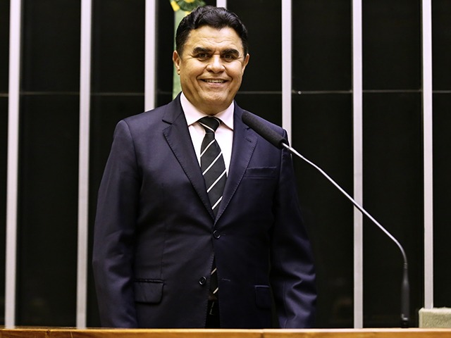Wilson Santiago alugou veículos de uma empresa ligada à própria família - 