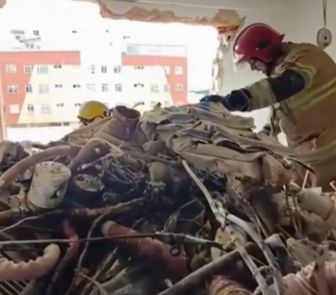 Imagem - Bombeiros mostram interior de prédio atingido por avião que caiu em Belo Horizonte